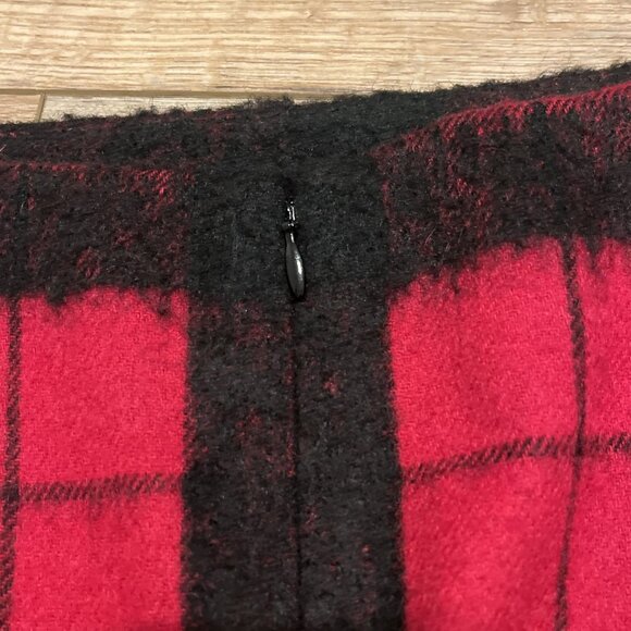 Talbots Wool Blend Pencil Skirt SZ 10 Black Red Check Back Zip Lined Soft - Picture 8 of 9